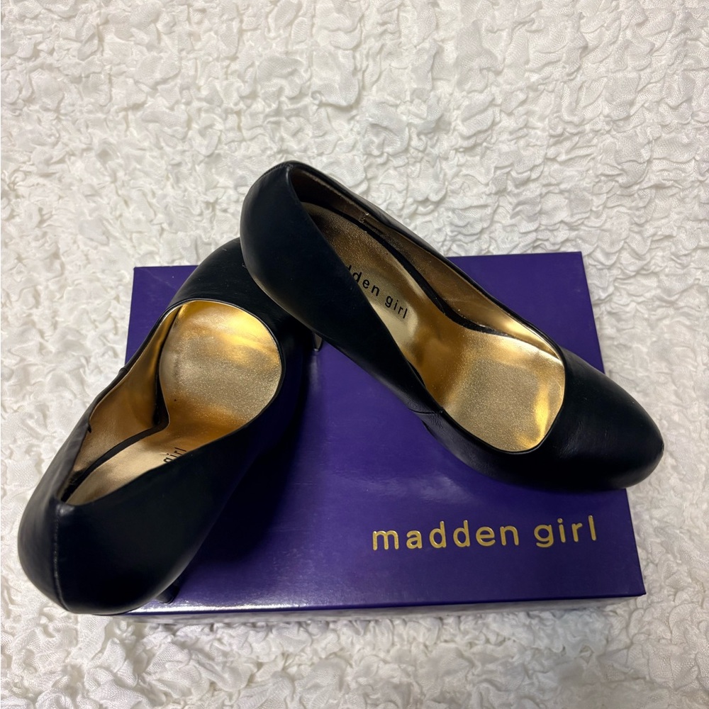 Madden Girl Black Flats with Gold Interior